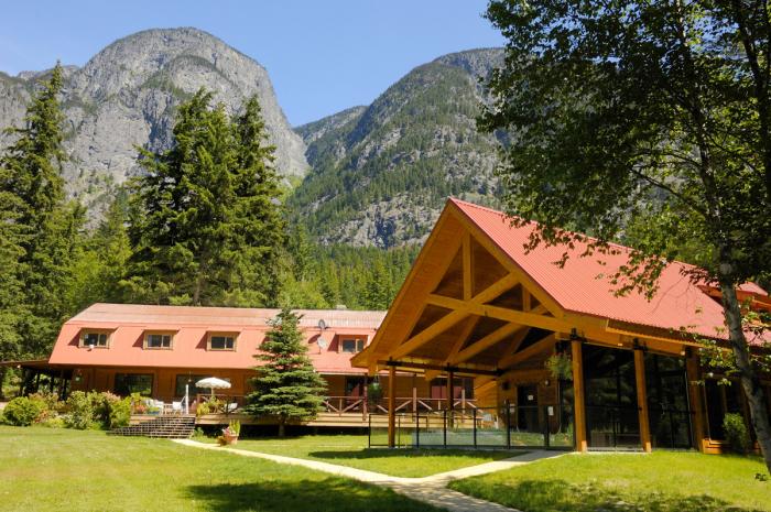 Tweedsmuir Park Lodge