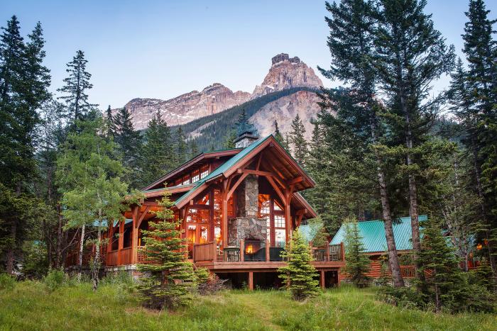 Cathedral Mountain Lodge 
