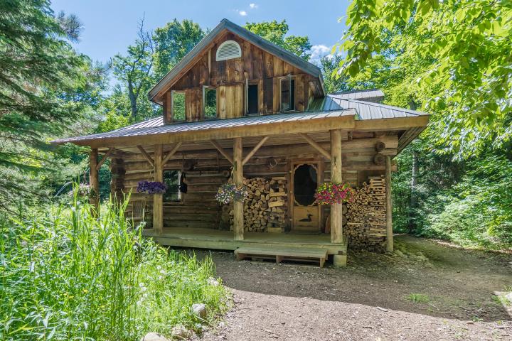 Algonquin Log Cabin 