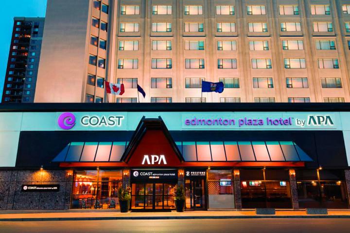 Coast Edmonton Plaza Hotel 01.05.2021 - 30.04.2022 | 4 Personen im Zimmer (Quad) | Comfort Room