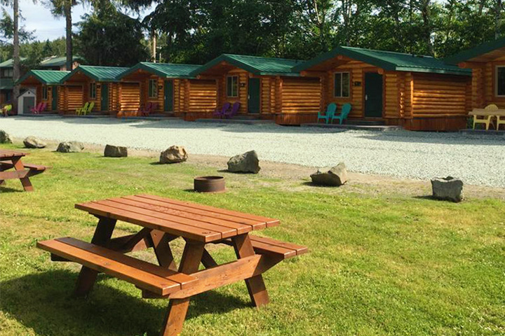 Port Hardy Cabins 01.06.2021 - 30.09.2021 | 1-Personen-Belegung (1P./unit) | Cabin 1 Queen Bed