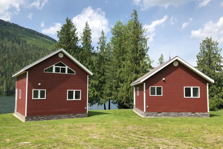 Staubert Lake Chalets 01.01.2022 - 31.12.2022 | 4 Personen im Zimmer (Quad) | Larger Cabin | Selbstversorger