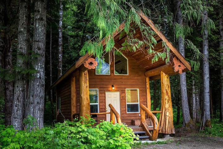 Bella Coola Grizzly Tours Cabins 