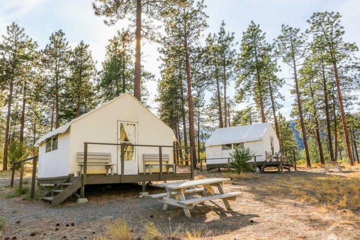 Kumsheen Rafting Resort 