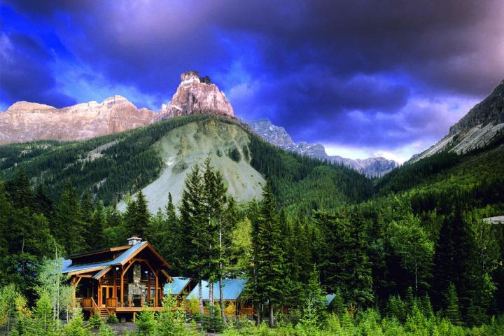 Cathedral Mountain Lodge 