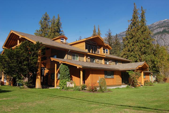 Bella Coola Mountain Lodge 