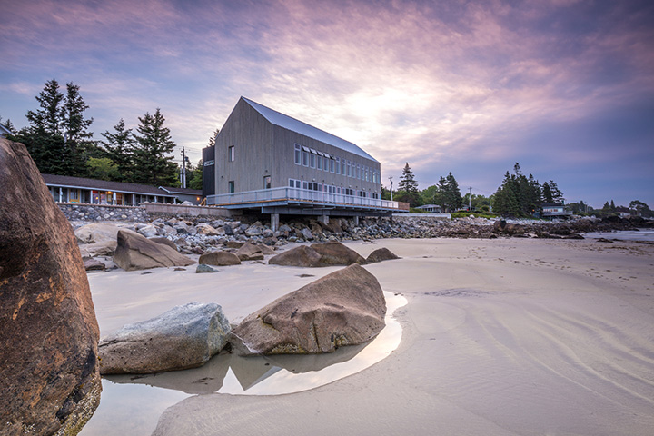 Quarterdeck Beachside Resort 