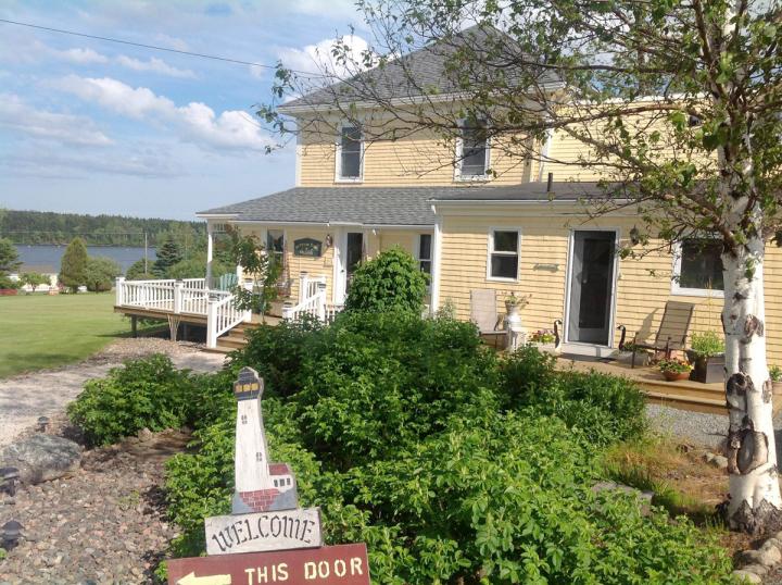 Bayview Pines Country Inn B&B 01.05.2024 - 31.10.2024 | 2 Personen im Zimmer (Double) | Guest Room | Frühstück