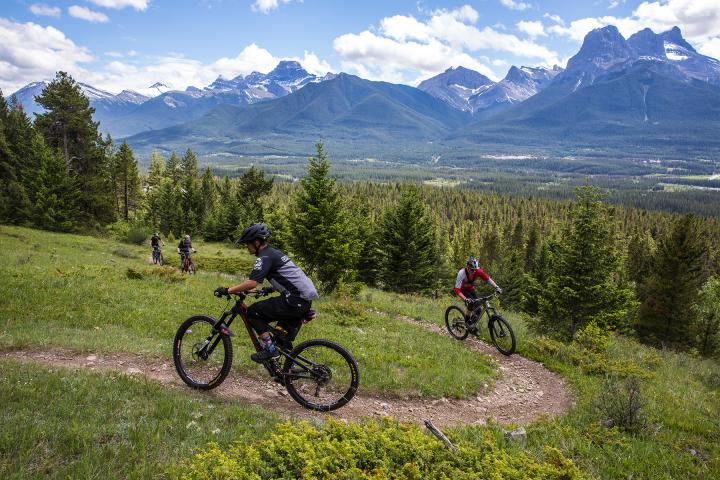 Outdoor Hub Canmore 
