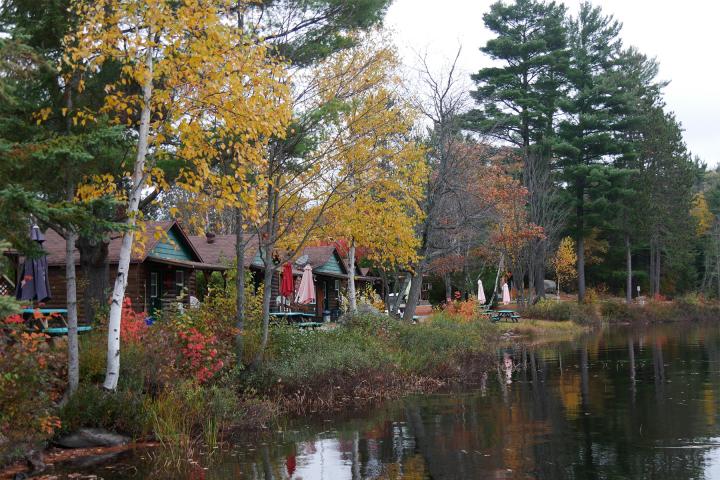 Spectacle Lake Lodge 